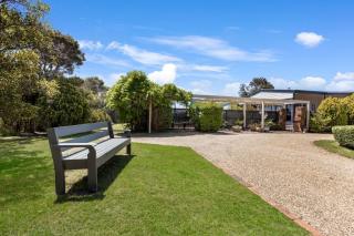 Chenu Lakeside Homestead - 5