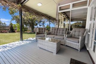 Chenu Lakeside Homestead - 1