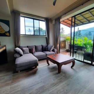 Naiharn high view villa - 4