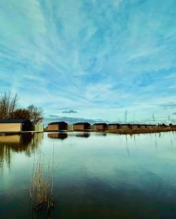 Lakeside Fishing Retreats - 3