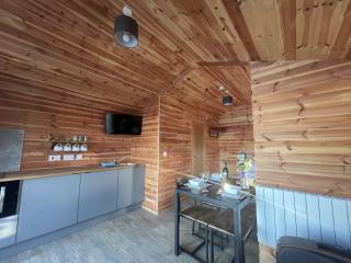 Lakeside Fishing Retreats - Boston - 5