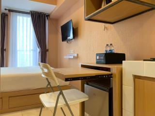 Compact Minimalist Studio at Tokyo Riverside PIK 2 Apartment By Travelio - Rawalembang - 8
