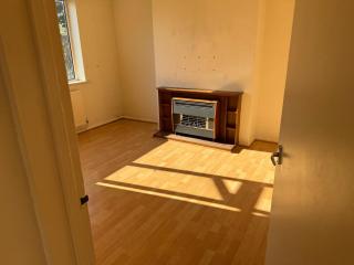 Beautiful 2 Bedroom Maisonette in East London - Ilford - 2