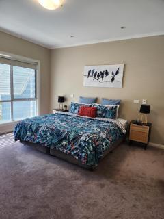 Spacious 2 Storey Family Home - Shepparton - 7