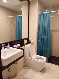 Sky Suites 2BR 2 Baths with Parking - Kampong Sembulan - 2