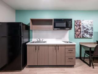 ECHO Suites Extended Stay by Wyndham Madison - Madison - 8