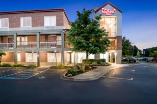 Red Roof Inn Auburn Hills - 2