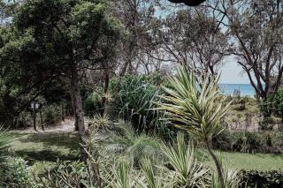 Yallambee Suffolk Park Beach Front - 3