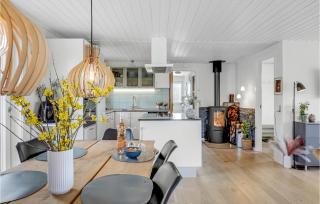 Amazing Home In Nexø With Kitchen - Neksø - 5