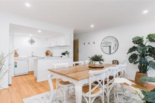Lakeside 3-Bed Apartment with Jacuzzi - Belconnen - 7