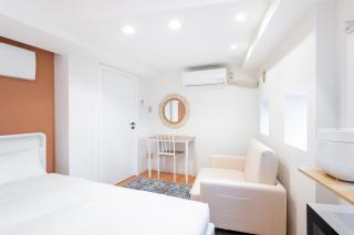 Higashi-Shinjuku 902 - 4