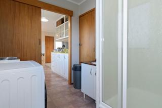 One step to the Beach 4 Bedrooms - Papamoa - 5