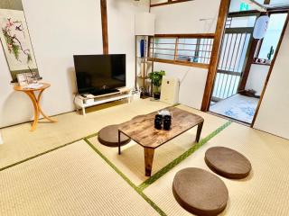 9人可能 黒門市場 けんちハウス - Osaca - 0