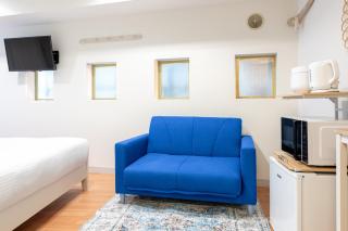 Higashi-Shinjuku 906 - 4