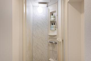 Higashi-Shinjuku 906 - 3