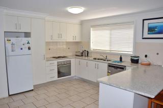 Parkside 1 South West Rocks - Bring your own linen. - 7