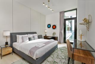 Vacay Lettings - Binghatti Emerald,JVC- Pool View - Dubai - 8