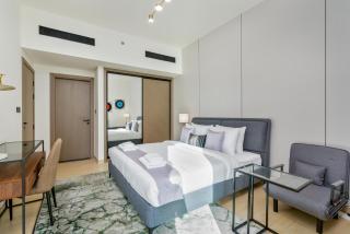 Vacay Lettings - Binghatti Emerald,JVC- Pool View - Dubai - 8