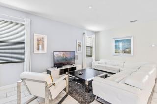 More Space Than Needed Huge 6 Bedroom Home! villa - Davenport - 6