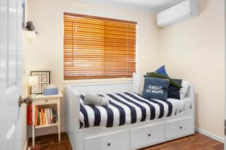 Bellevue Lodge Guest Favourite, Hot Spa, Walk to Town - 1