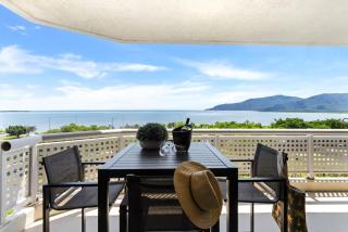 Belle Escapes Rydges Plaza Esplanade Luxury 2-Bedroom Apartment - Cairns North - 0