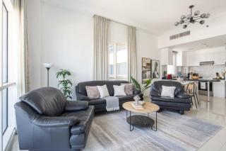 Frank Porter - The Residences At Business Central Tower - Dubai - 9
