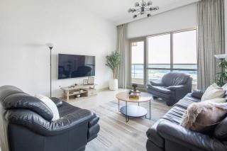 Frank Porter - The Residences At Business Central Tower - Dubai - 6