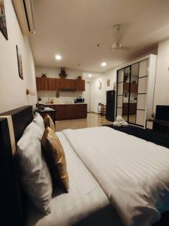 Cozy Haven Perfect Studio Getaway - 2