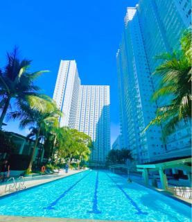 BREATHTAKING VIEW SM NORTH Grass Residences MLA - 2