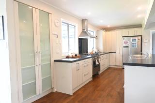 New painted 5 bdms specious house close to the Base - Hamilton - 6