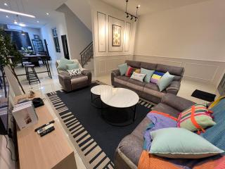 FunkyVila5 16PX 4BR Near188Tower, Artstreet, HTTA - Kuantan - 3