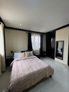 Ebony & Ivory Suite - Accra - 1