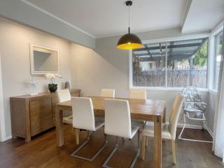 New painted 5 bdms specious house close to the Base - Hamilton - 1