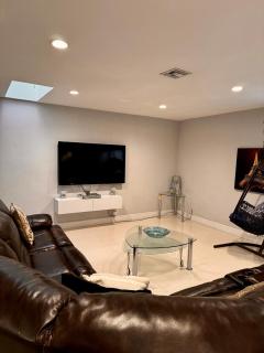 Modern Miami Oversized 3 Bedroom in Central Location - Miami - 9