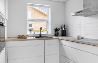 3 Bedroom Beautiful Home In Nexø - Neksø - 3