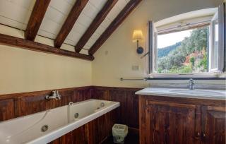 Stunning Apartment In Recco With Kitchen - 5