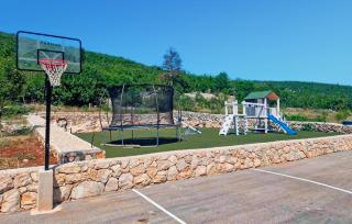 Awesome Home In Slivno With Jacuzzi - 3