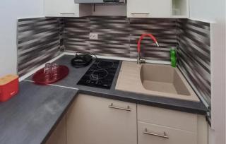 1 Bedroom Awesome Apartment In Vodice - Vodice - 3