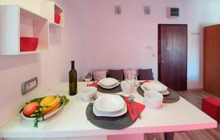 1 Bedroom Awesome Apartment In Vodice - Vodice - 8