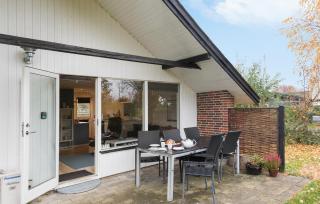 2 Bedroom Gorgeous Home In Strøby - Strøby - 9