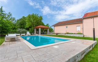 Three-Bedroom Holiday Home In Neoric - Neorić - 0