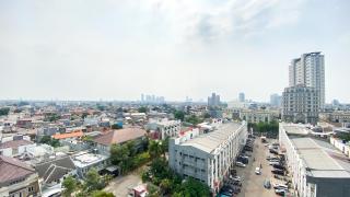 Homey and Warm 1BR Belmont Residence Puri Apartment By Travelio - 8