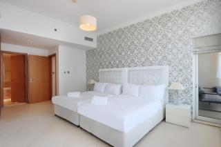 Livbnb - Captivating 1B w Partial Sea View, Marina - Dubai - 8