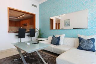 Livbnb - Captivating 1B w Partial Sea View, Marina - Dubai - 4