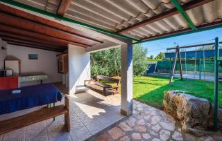 1 Bedroom Amazing Apartment In Liznjan - 9