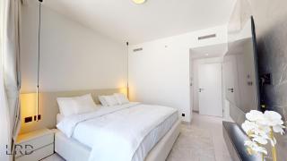 Luxurious Apartment with Marina Views - Dubai - 1