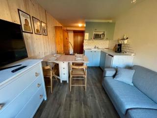 Studio moderne avec balcon et parking couvert - Famille de 4 ou Couple - Chamrousse - 3