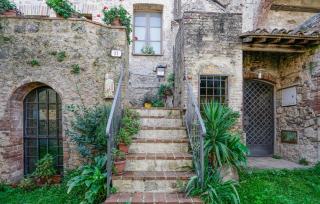 Awesome Apartment In Monticiano - 2