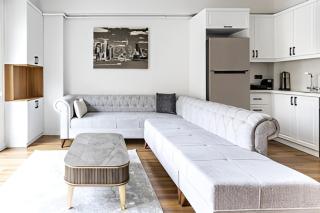 HEARTH OF DOWNTOWN ,LUXURY 1 NEW APARTMENTs - 2