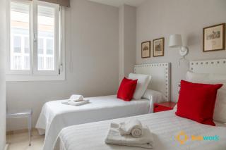 Mirador de la Viña Free Parking by LiveWork - Cadice - 1